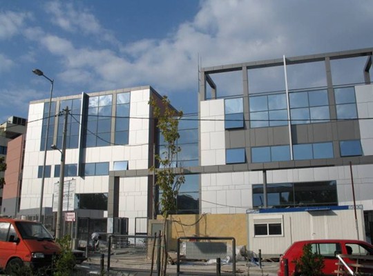 ΤΡΙΟΡΟΦΟ ΚΤΙΡΙΟ ΓΡΑΦΕΙΩΝ ΜΕ ΔΥΟ ΥΠΟΓΕΙΑ ΣΤΗΝ ΟΔΟ ΑΠ. ΠΑΥΛΟΥ - ΜΑΡΟΥΣΙ